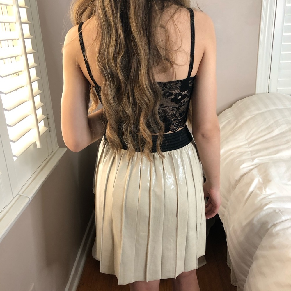 Solddd Outtt - Picture 3 of 7